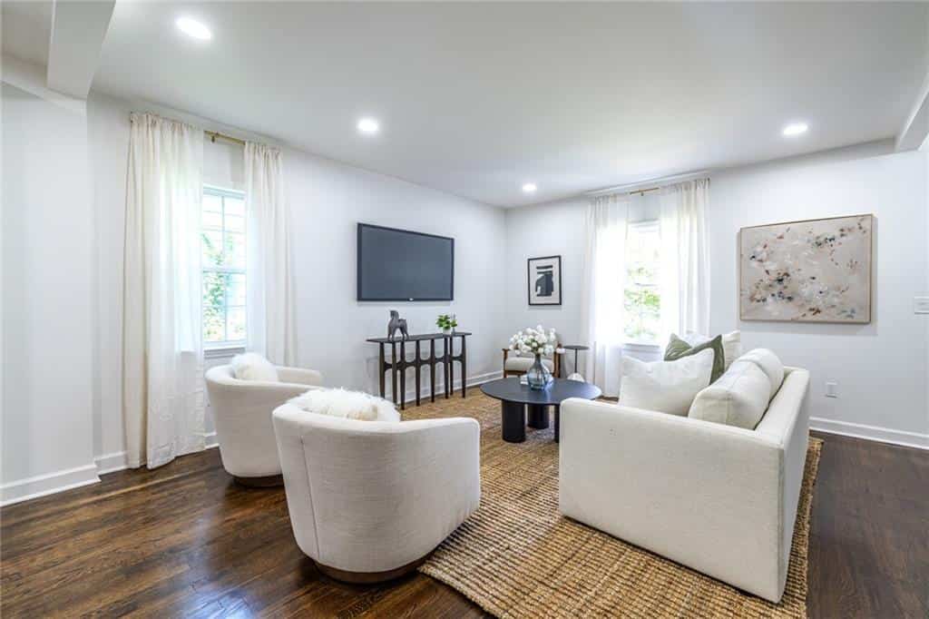 Listing photo 6