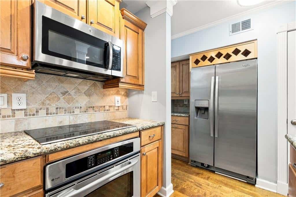 Listing photo 6