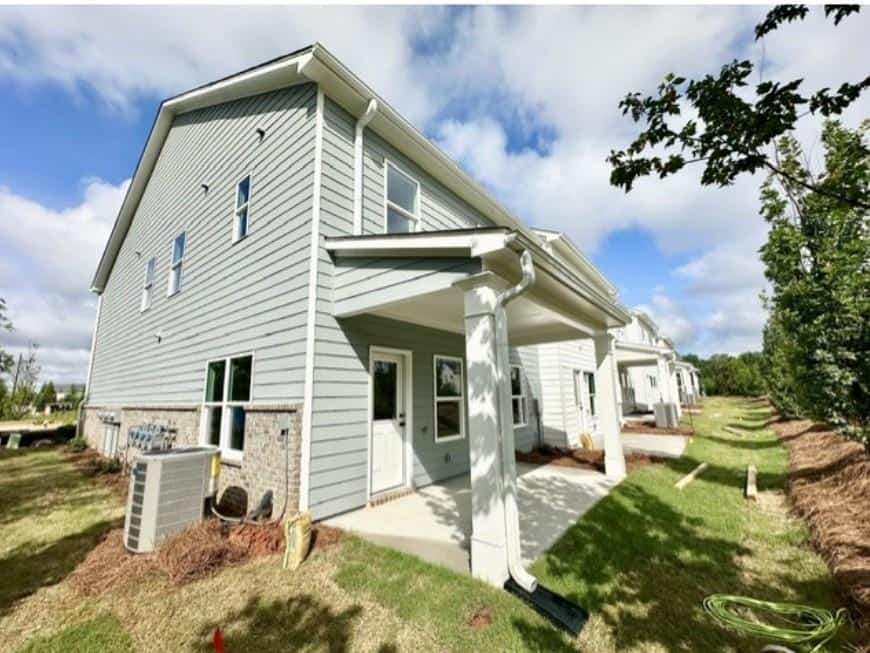 Listing photo 6