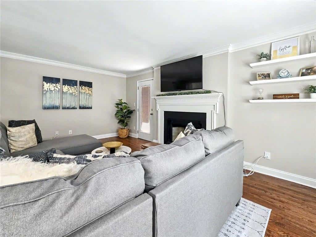 Listing photo 6