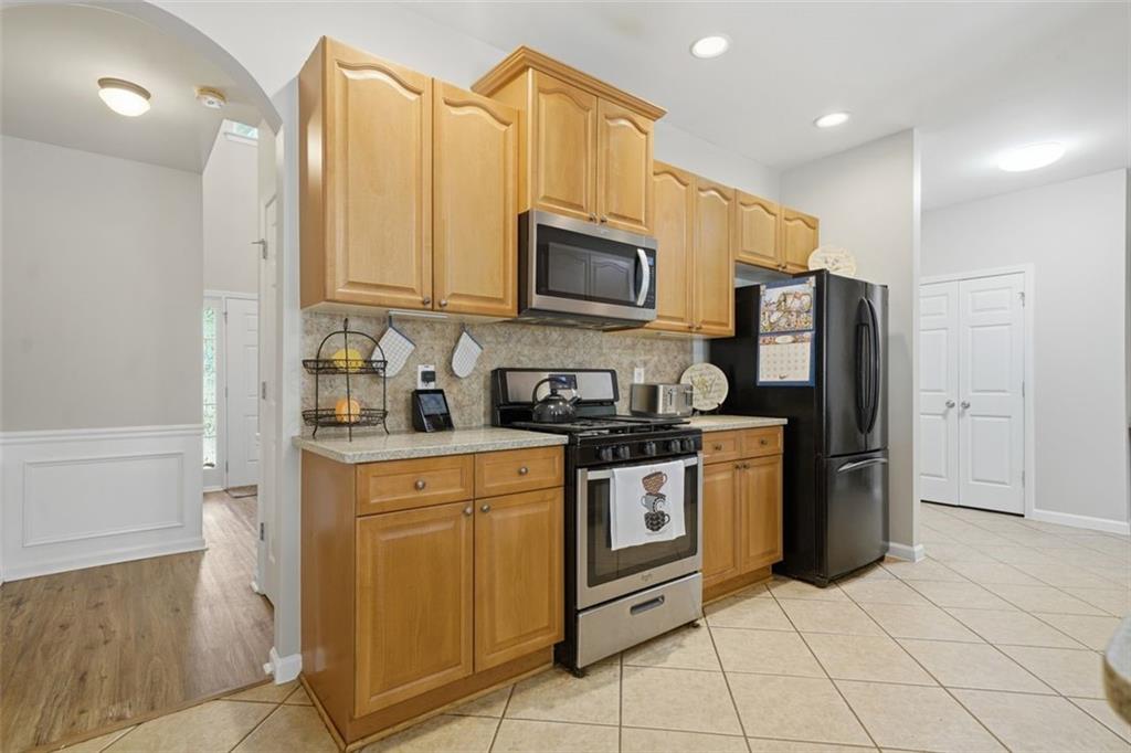 Listing photo 6