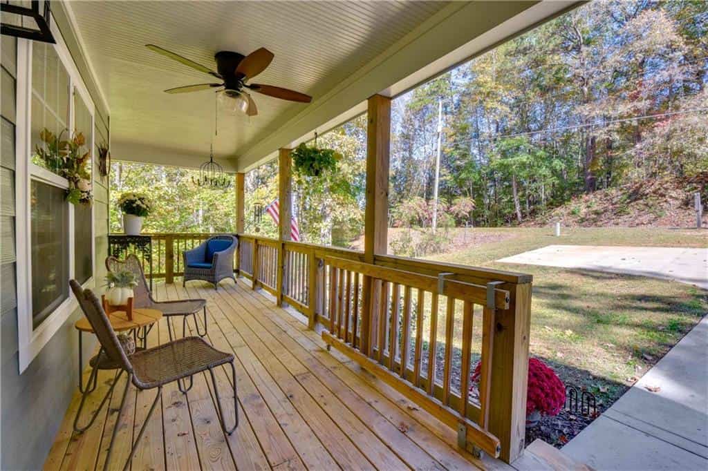 Listing photo 6