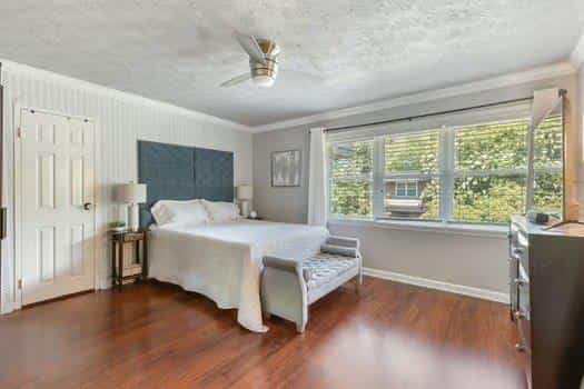 Listing photo 6