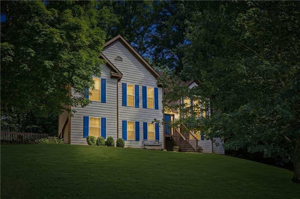 3990 F A A Road, Cumming, GA 30041