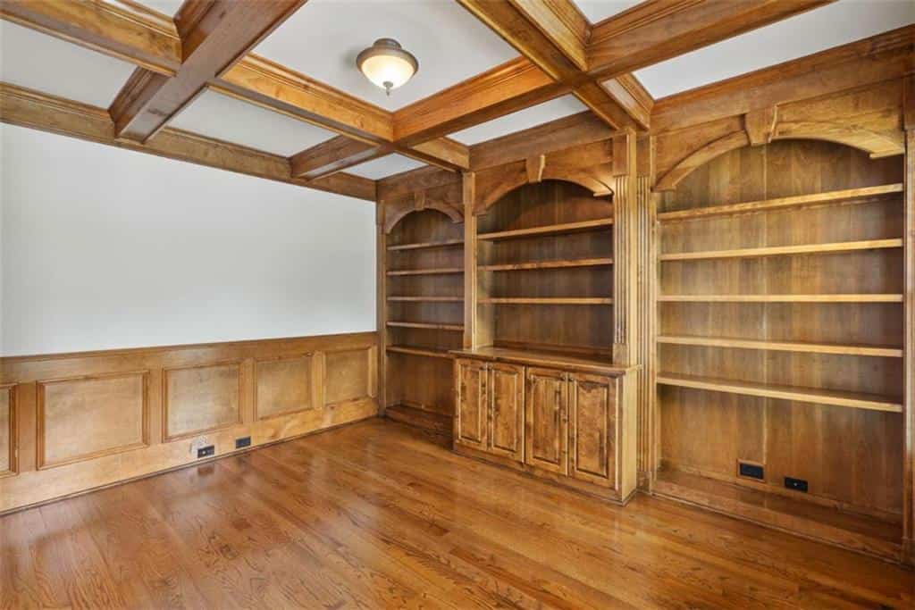 Listing photo 6