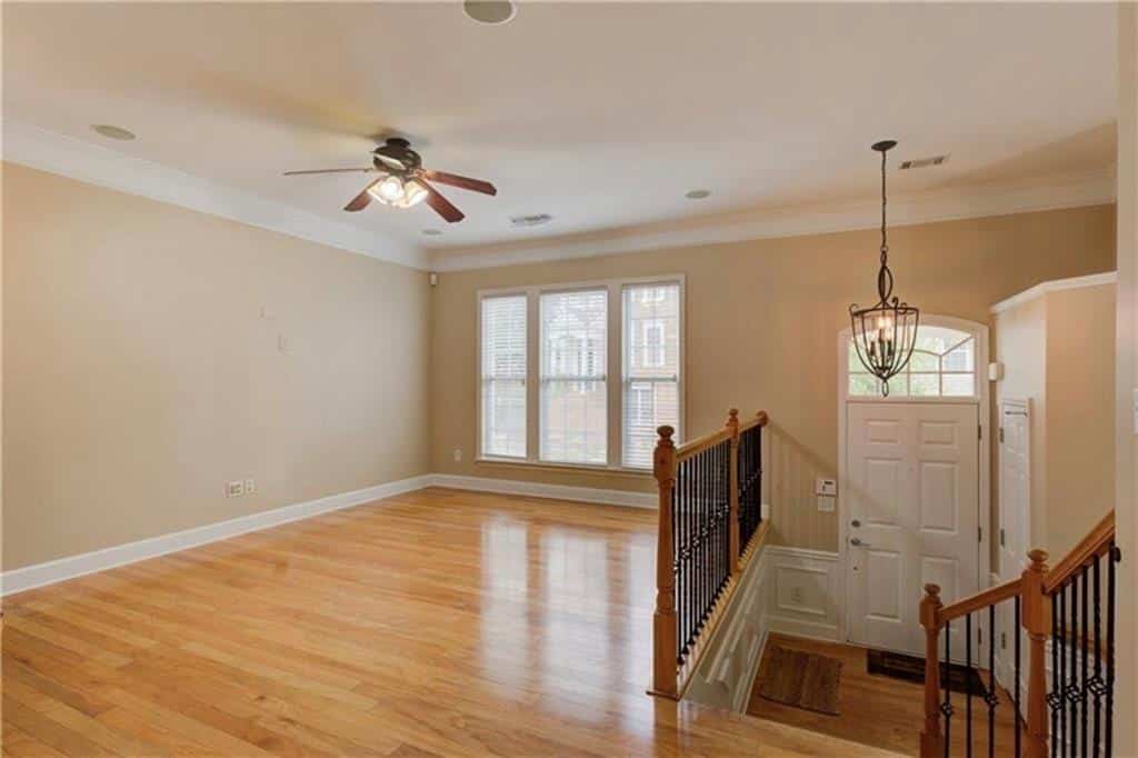 Listing photo 6