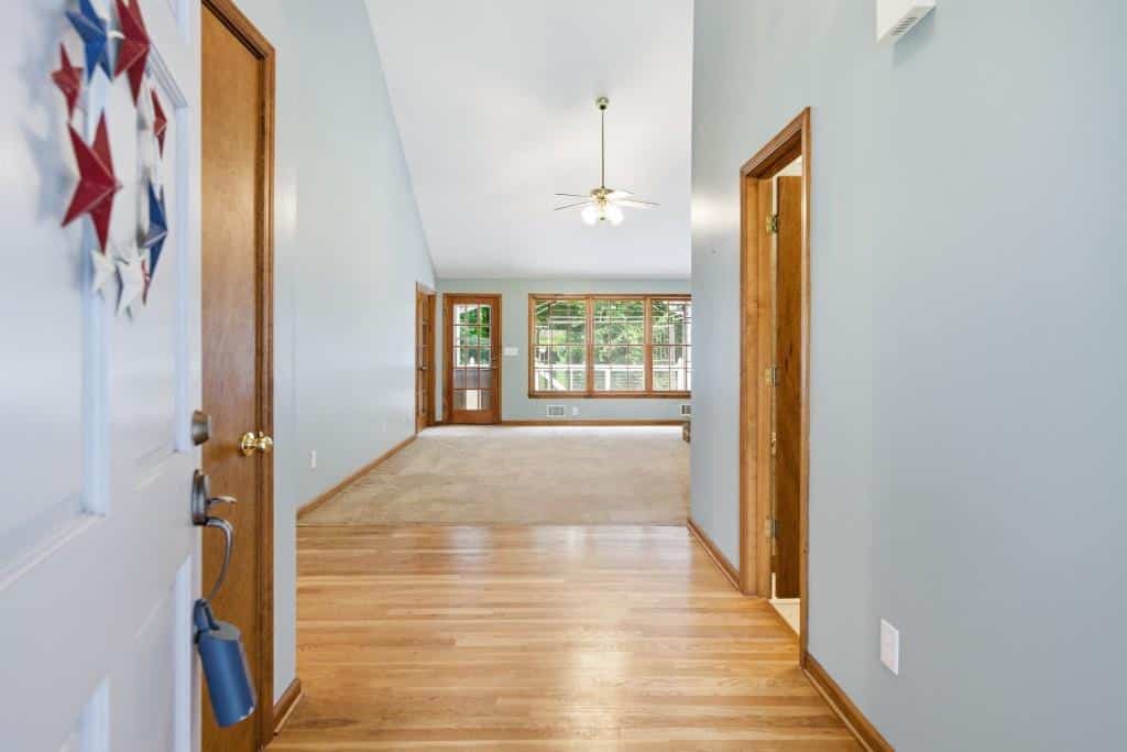 Listing photo 6