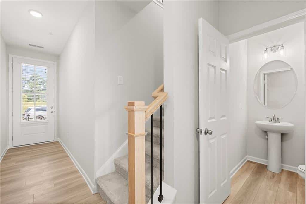 Listing photo 6