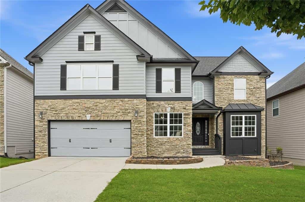 1328 Avington Glen Dr, Lawrenceville, GA 30045
