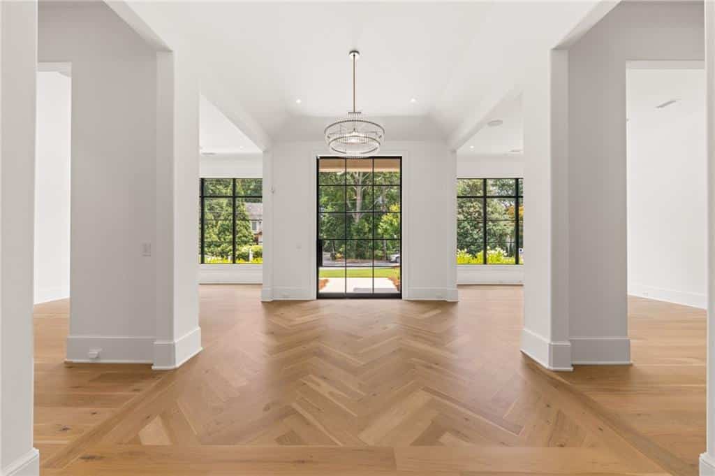 Listing photo 6