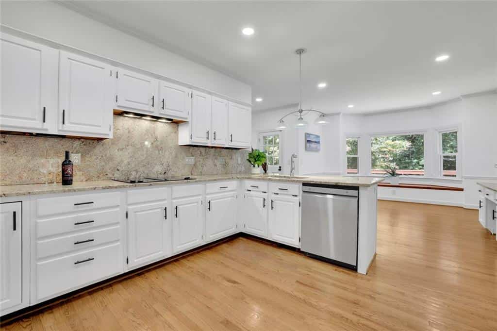 Listing photo 6
