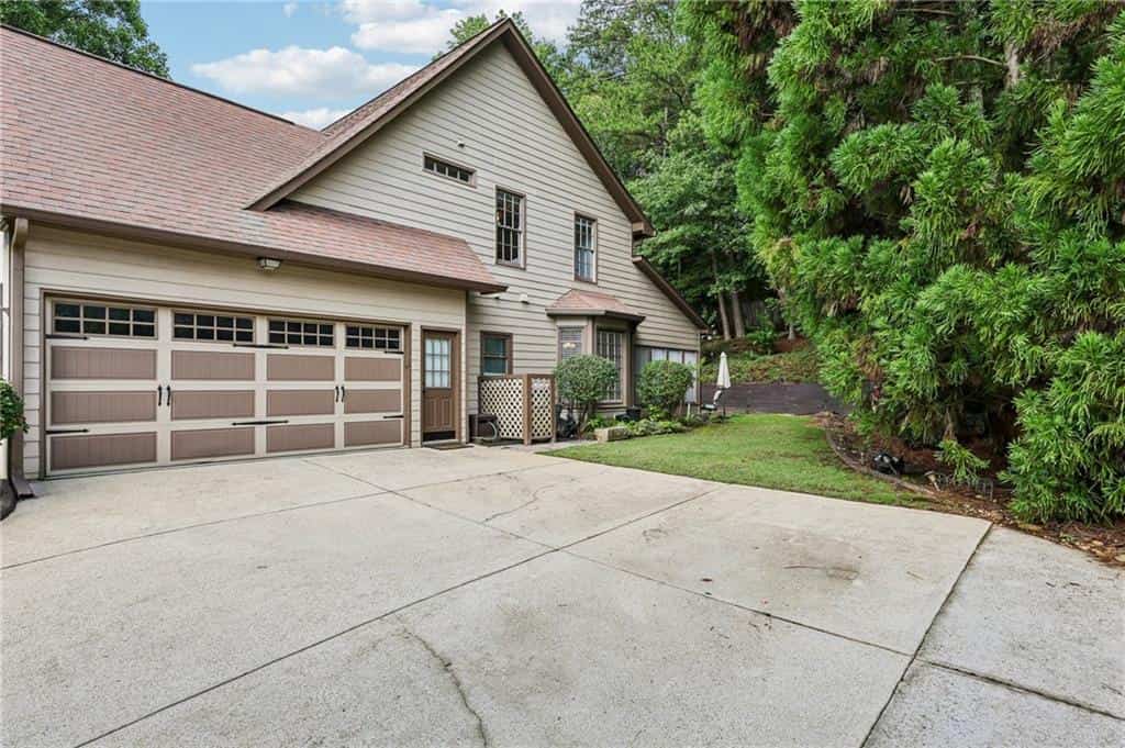 Listing photo 6