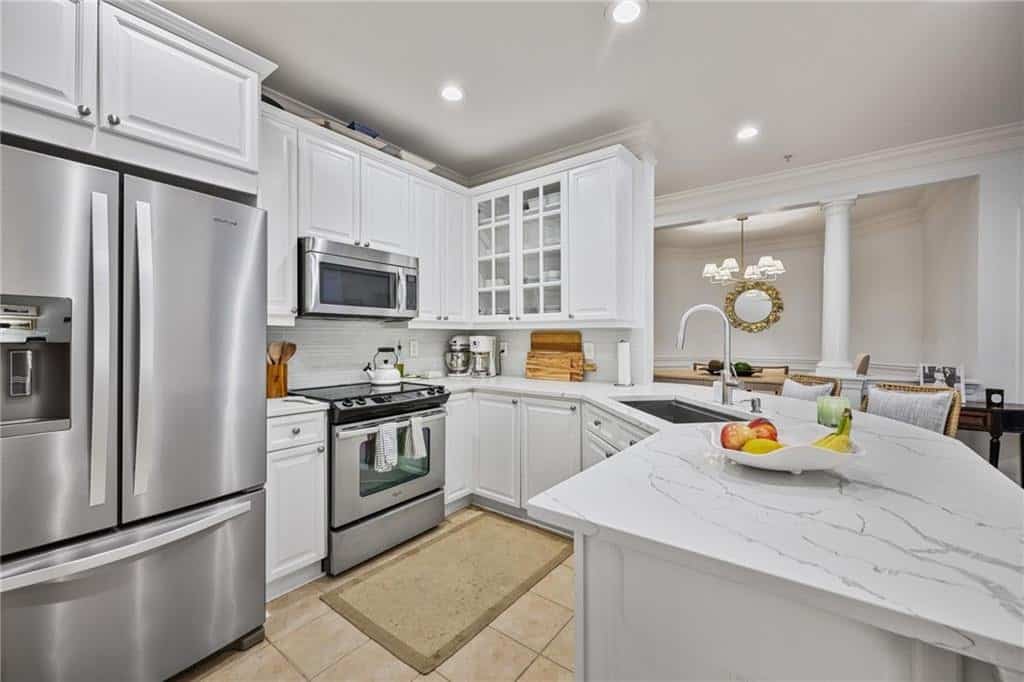 Listing photo 6