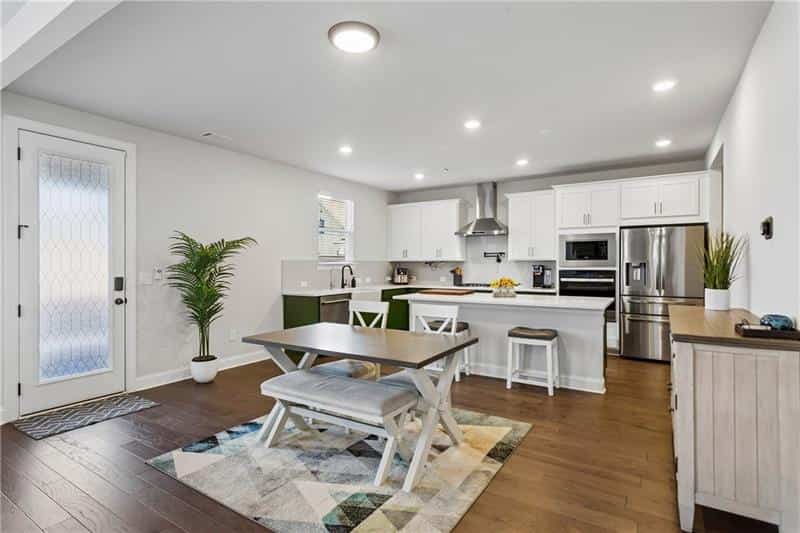 Listing photo 6