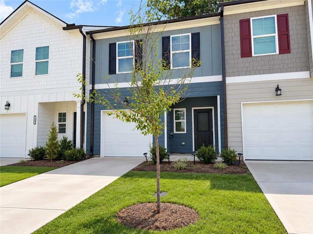 102 Jaxton Street, Hoschton, GA 30548