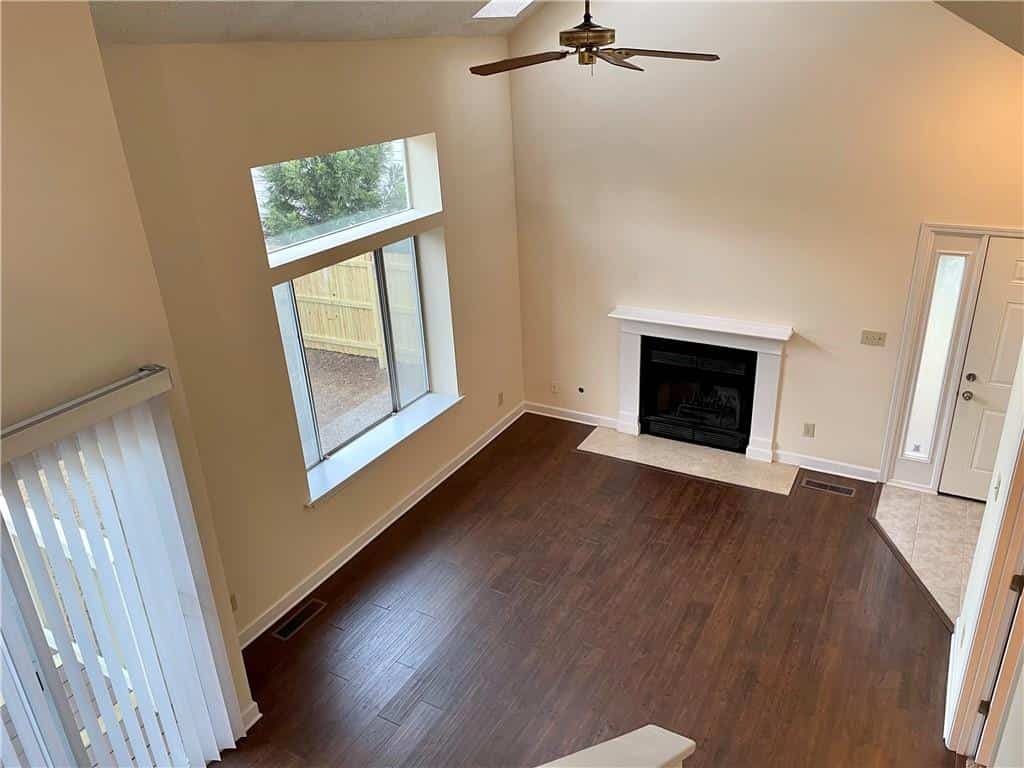 Listing photo 6