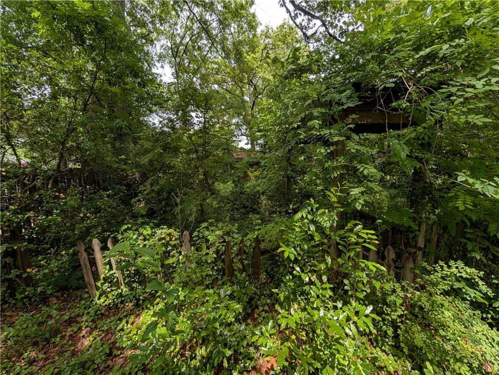 Listing photo 6