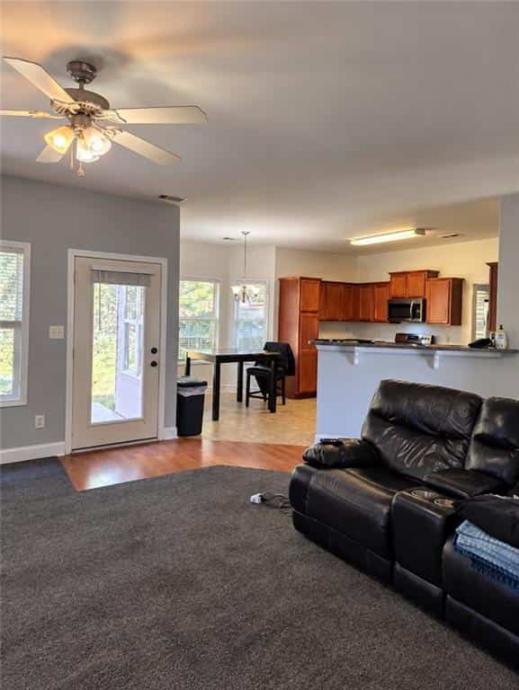 Listing photo 6