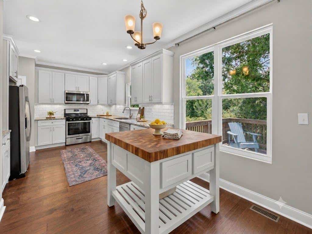 Listing photo 4
