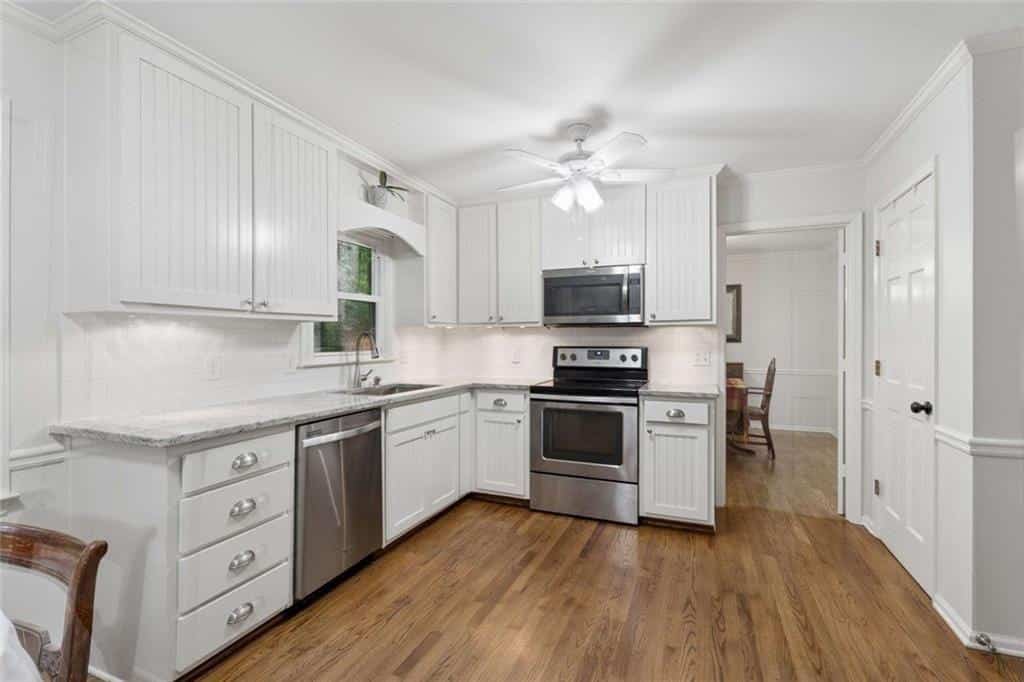 Listing photo 6