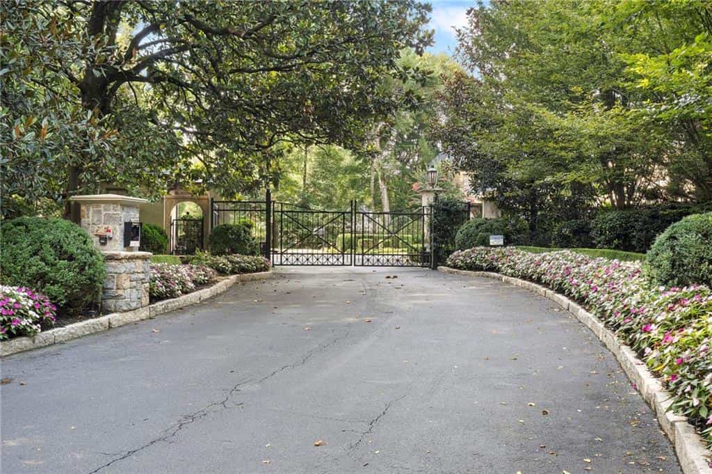 675 W Paces Ferry, #4 Road NW, Atlanta, GA 30327