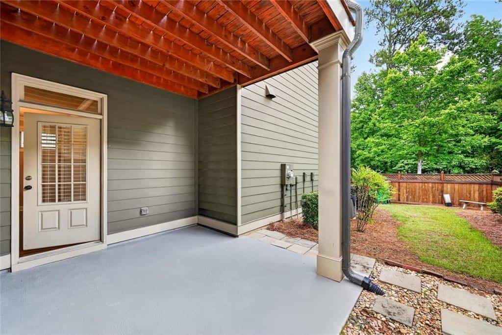 Listing photo 6