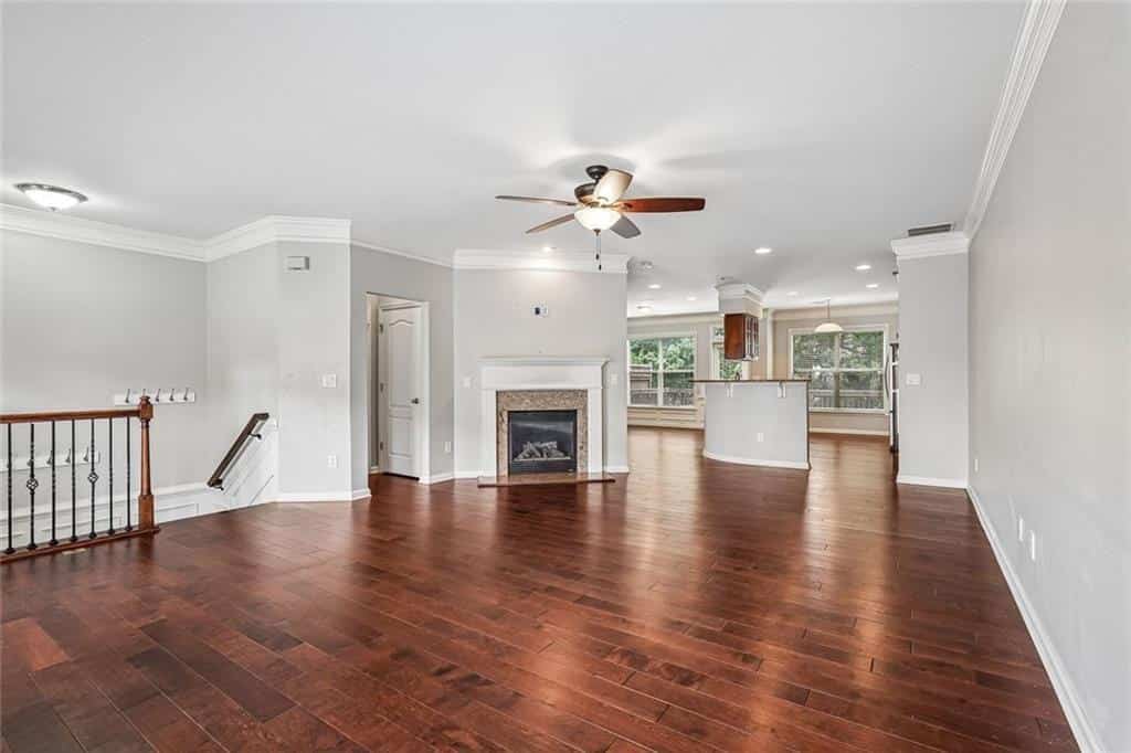 Listing photo 6