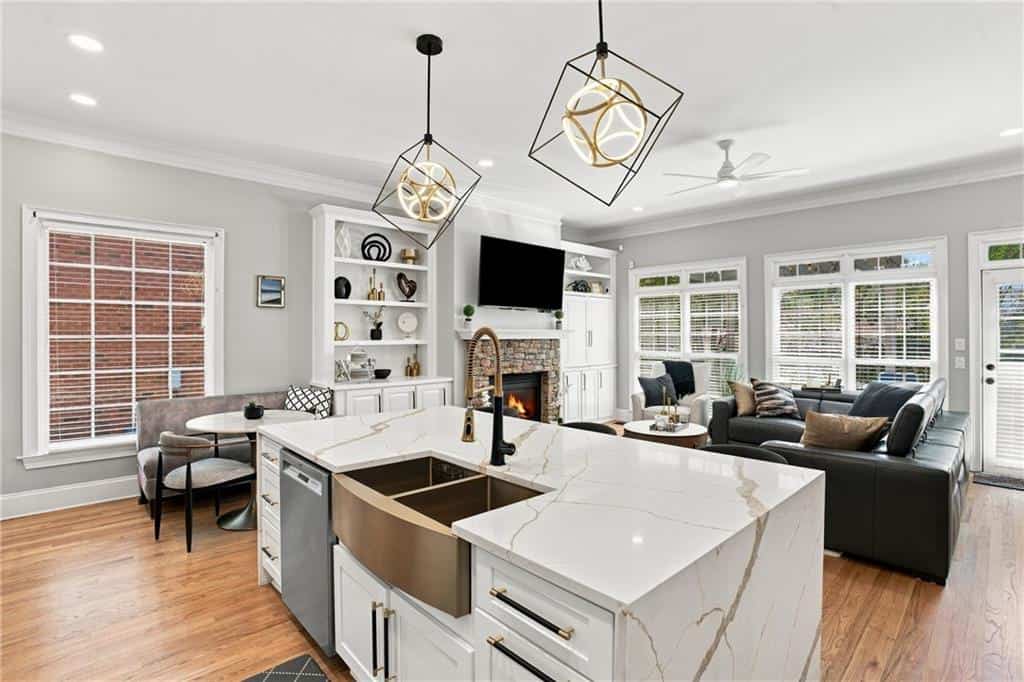 Listing photo 6