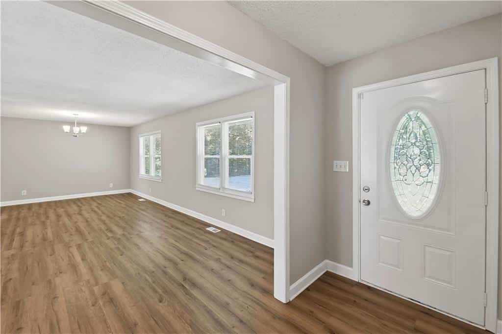 Listing photo 6
