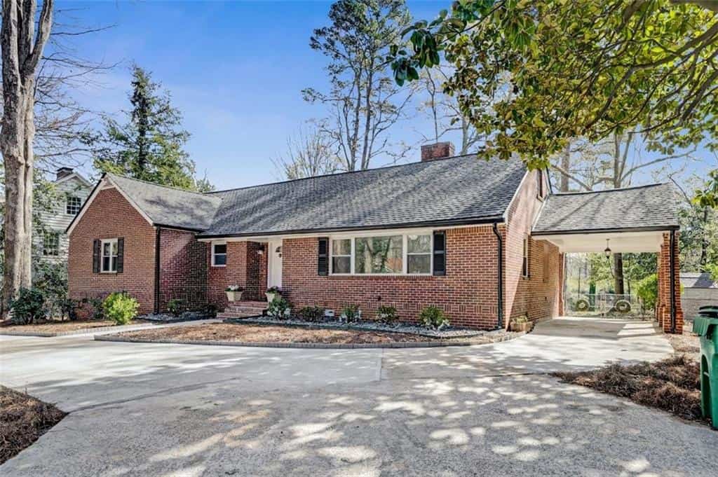 Listing photo 3