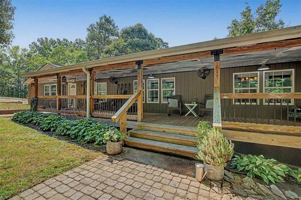 Listing photo 4