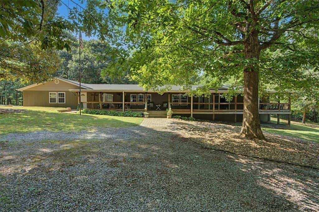 416 Old Jones Road, Whitesburg, GA 30185