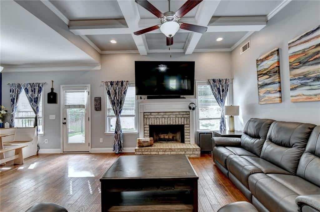 Listing photo 6