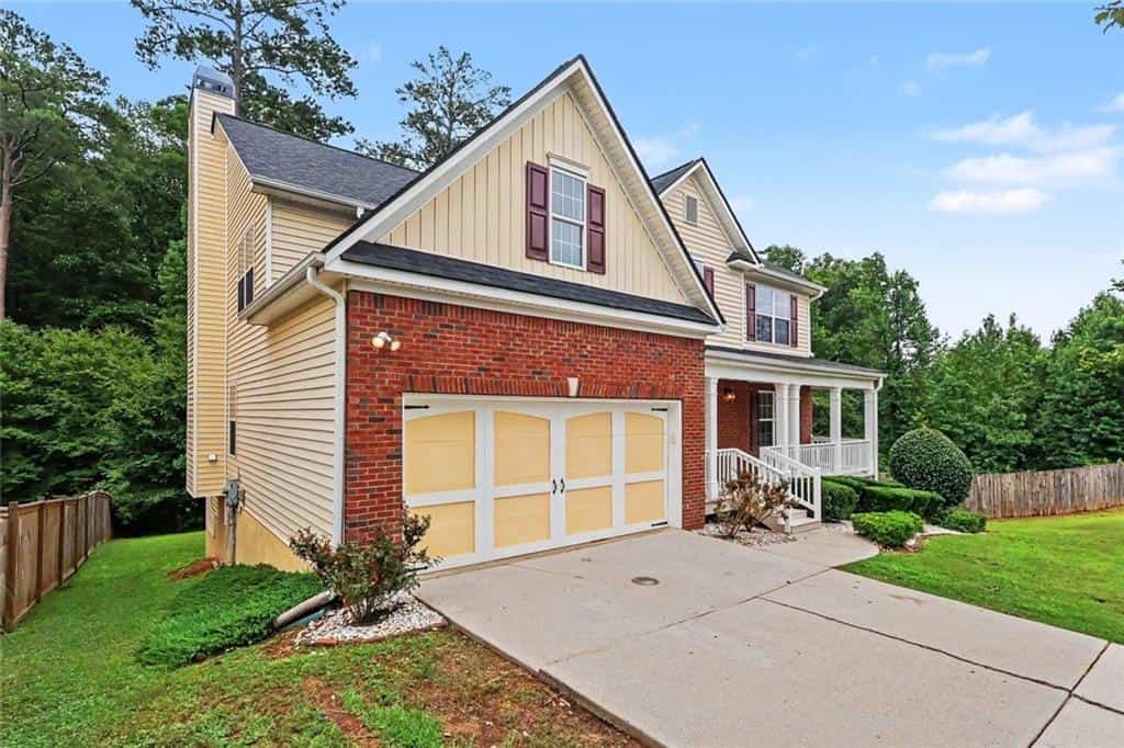 Listing photo 2