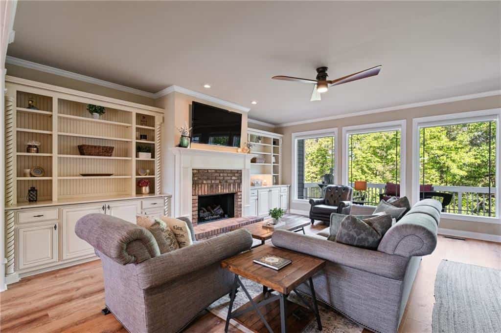 Listing photo 6