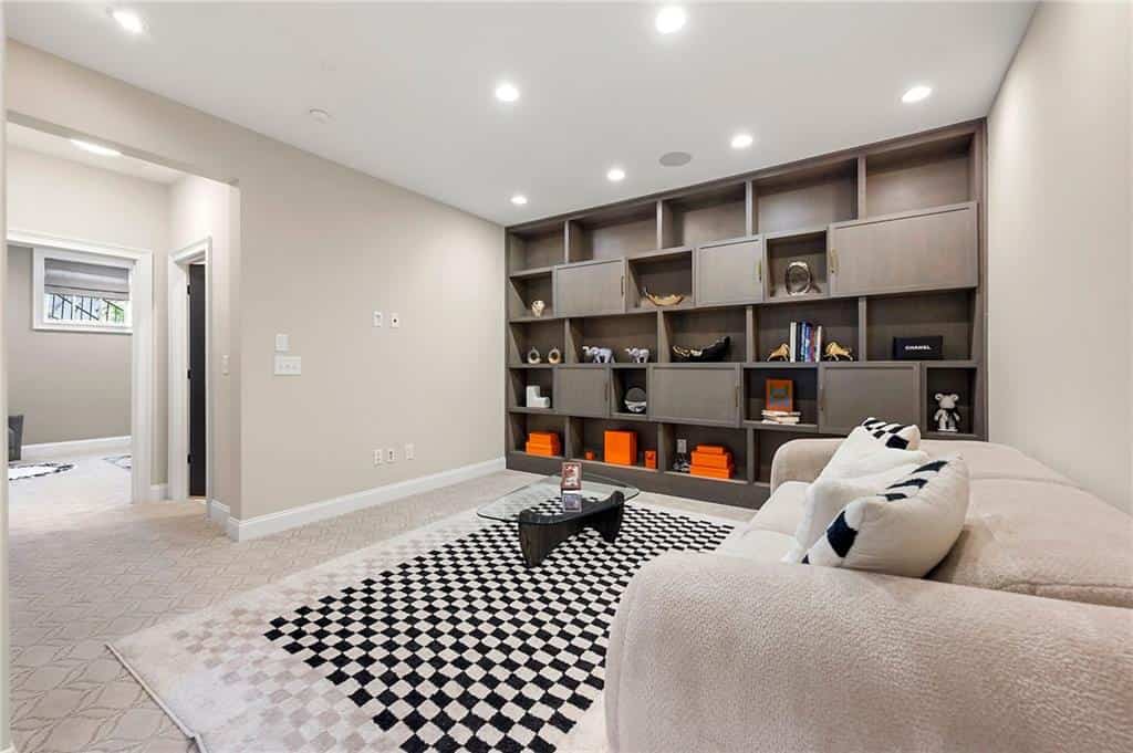 Listing photo 6