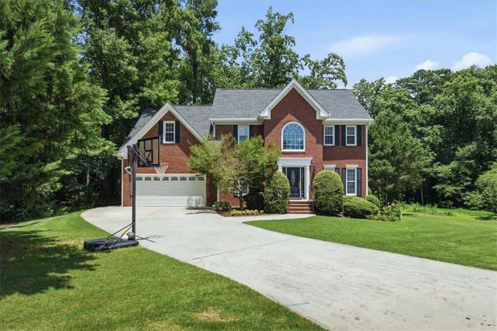 Listing photo 3