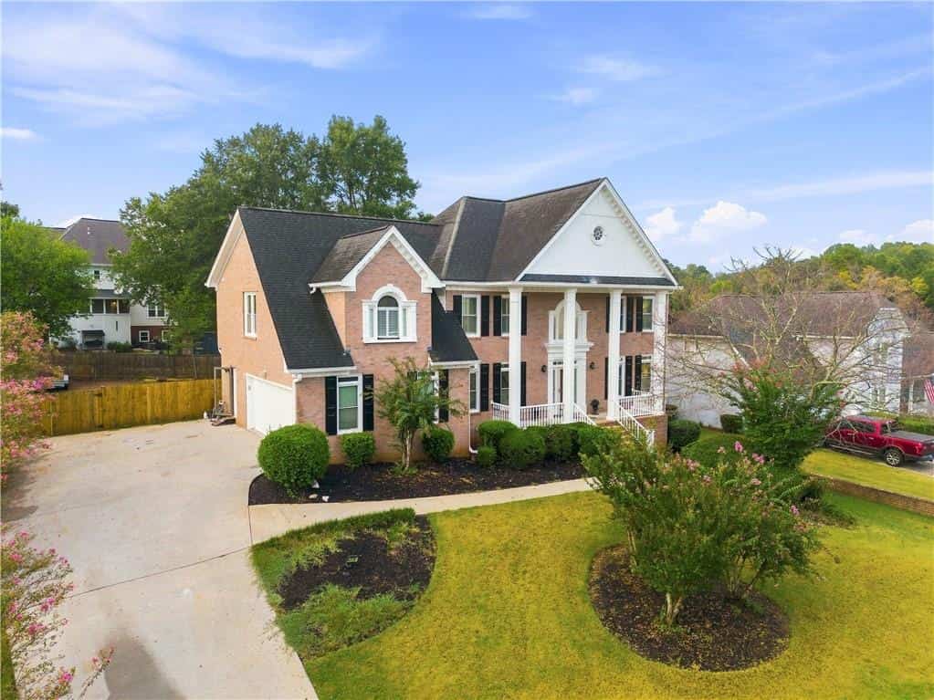 Listing photo 2