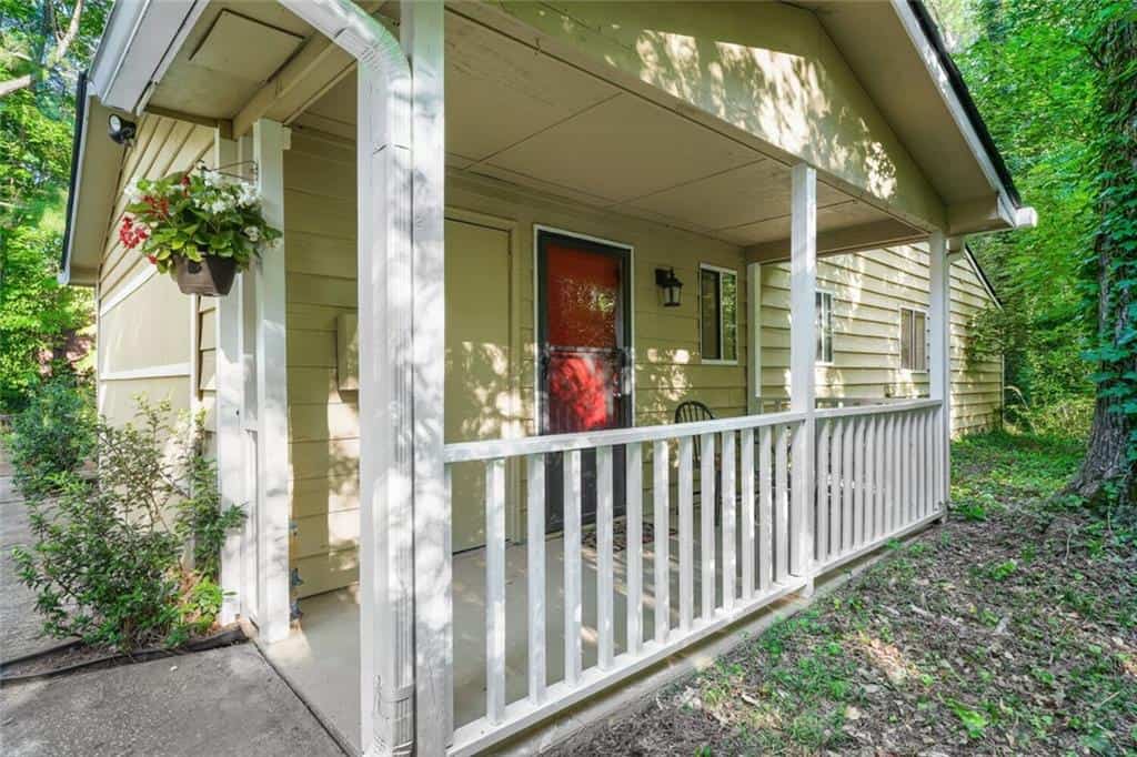 Listing photo 3