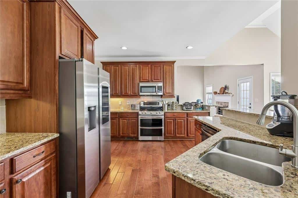 Listing photo 4