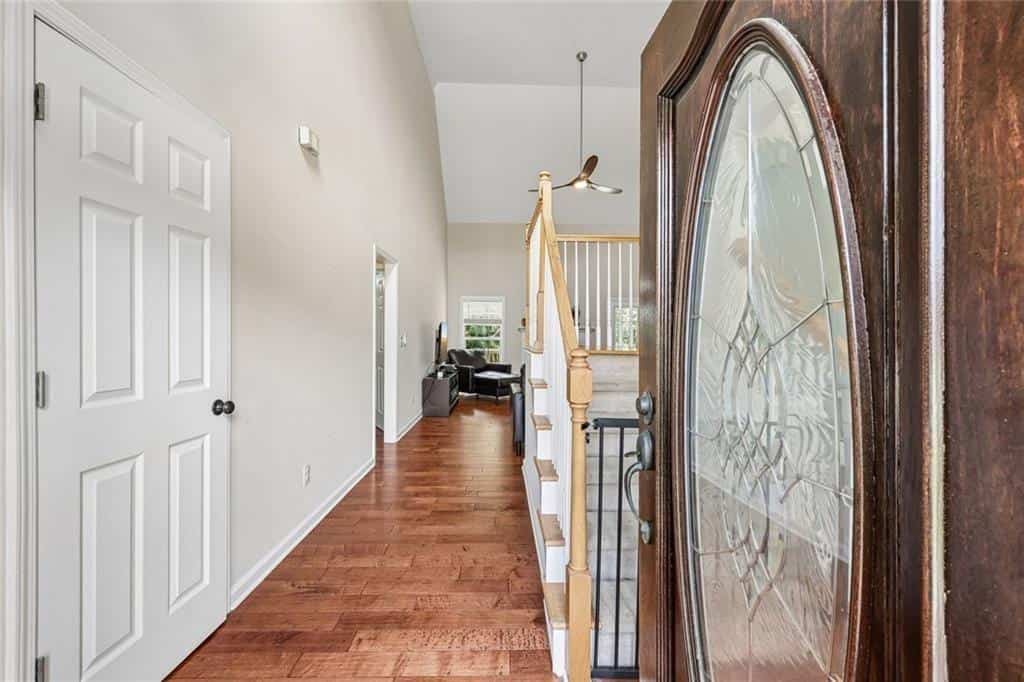 Listing photo 6