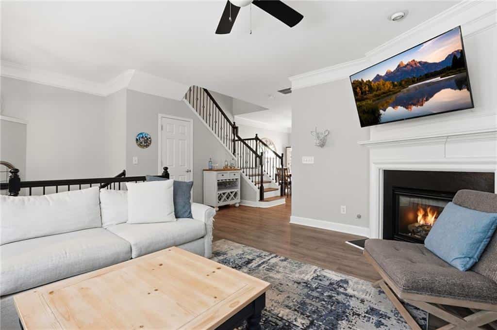 Listing photo 6