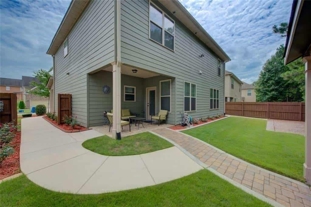 Listing photo 3