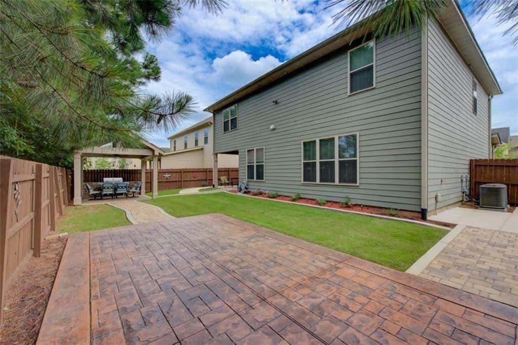 Listing photo 4