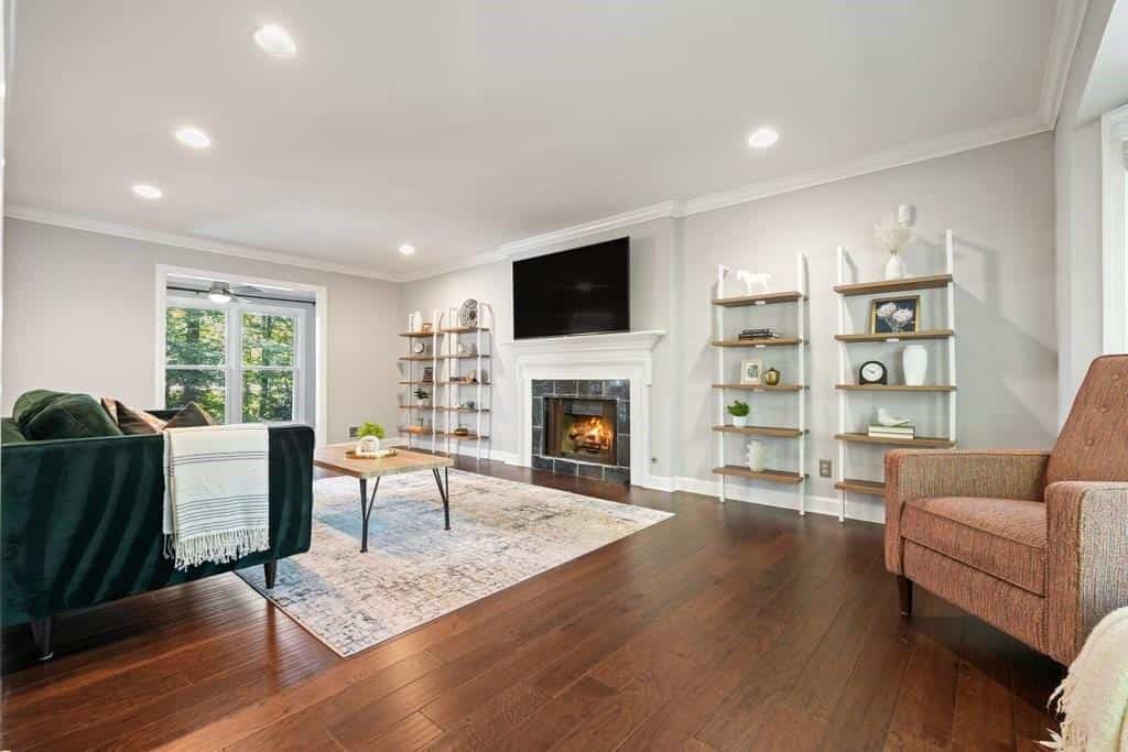 Listing photo 6