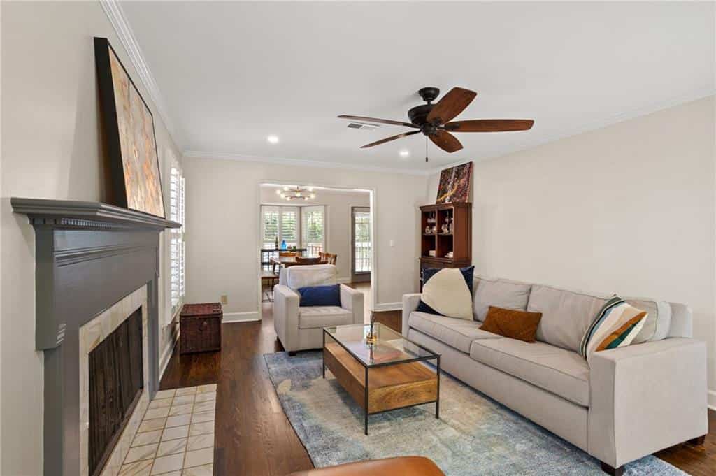 Listing photo 6