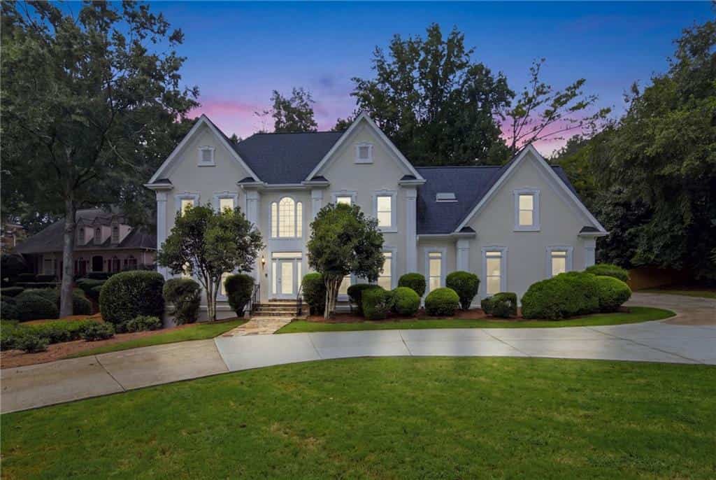 2211 Brooke Farm Trail, Dunwoody, GA 30338