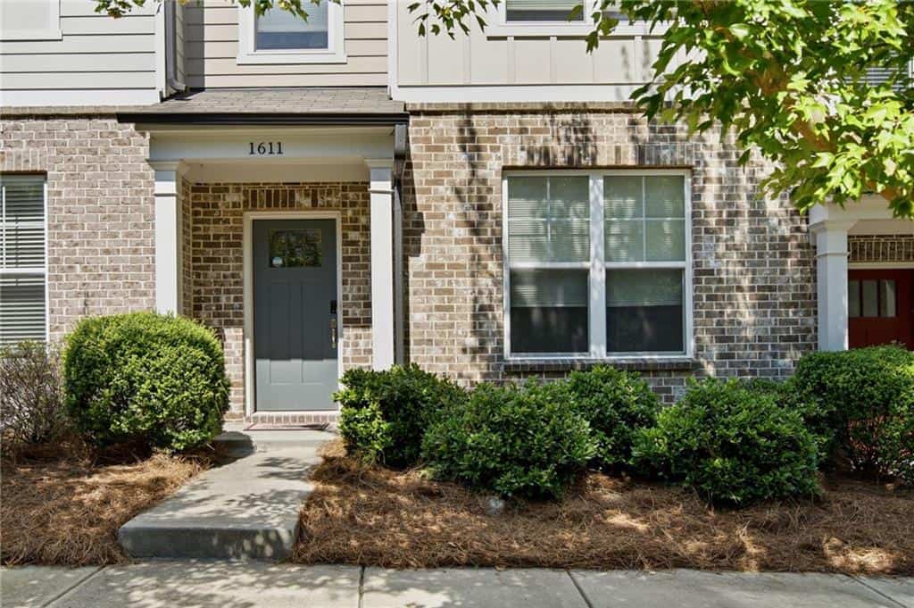 1611 Falcon Crest Way, Decatur, GA 30032