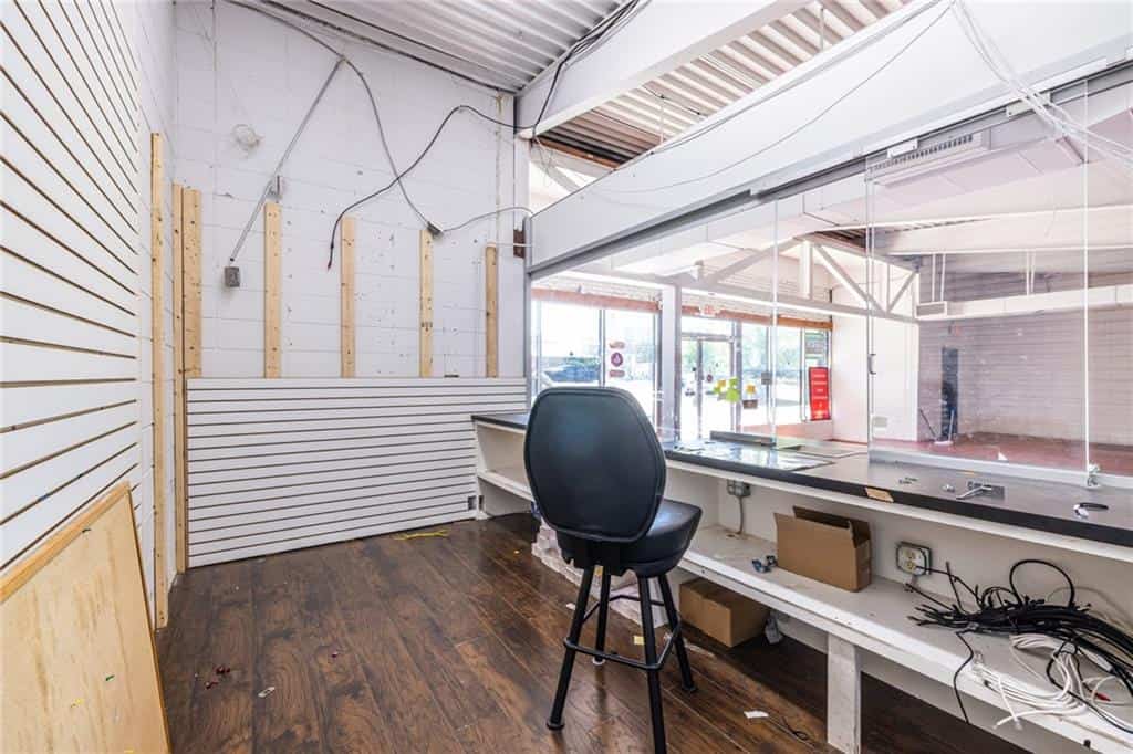 Listing photo 6