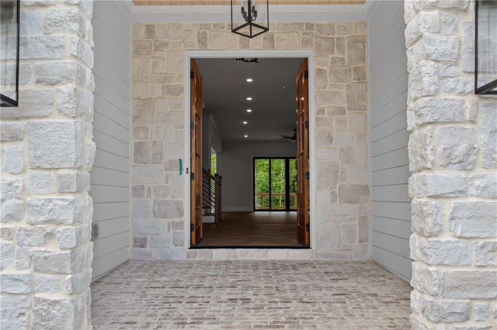 Listing photo 6